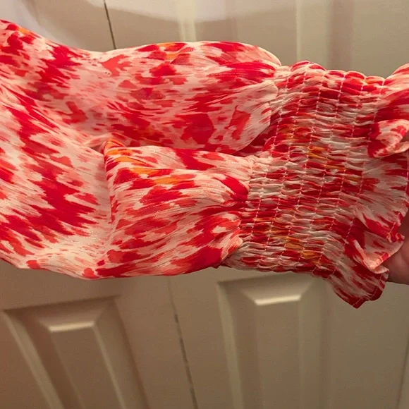 Jade Red and White Long Sleeve Dress - Picture 4 of 9